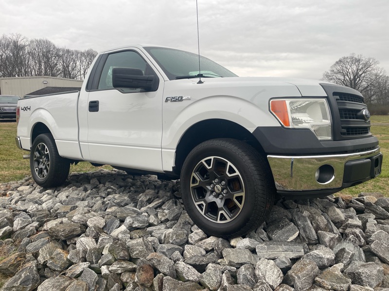 Ford F-150 4WD Reg Cab 122.5" XL 2013