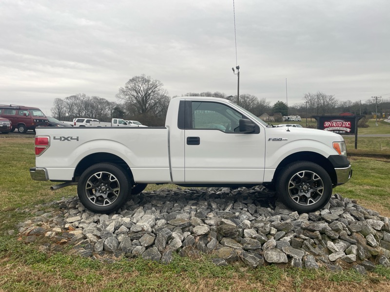 Ford F-150 4WD Reg Cab 122.5" XL 2013