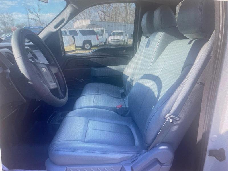 Ford F-150 2WD Reg Cab 122.5" XL 2011