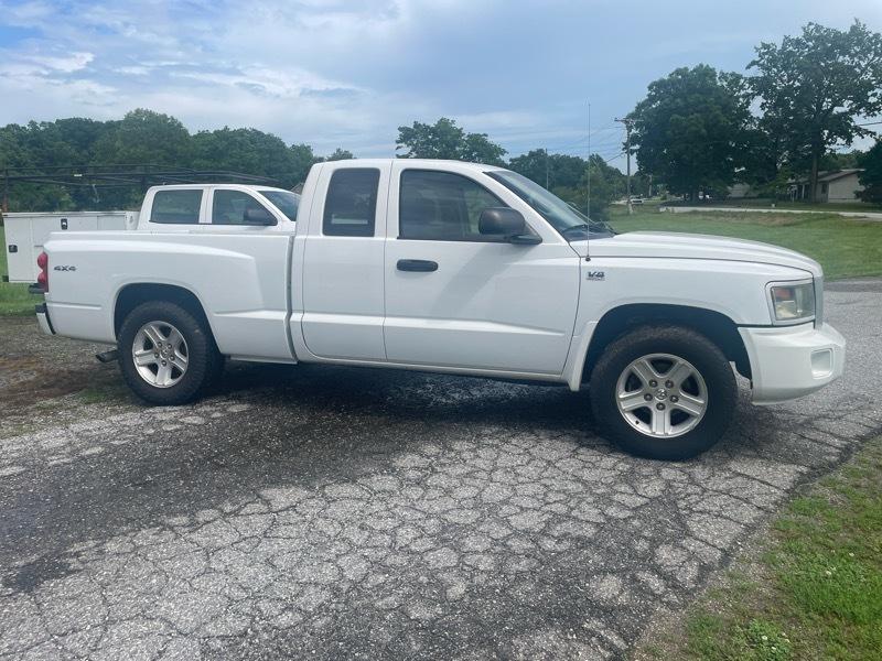 Dodge Dakota SXT Extended Cab 4WD 2011
