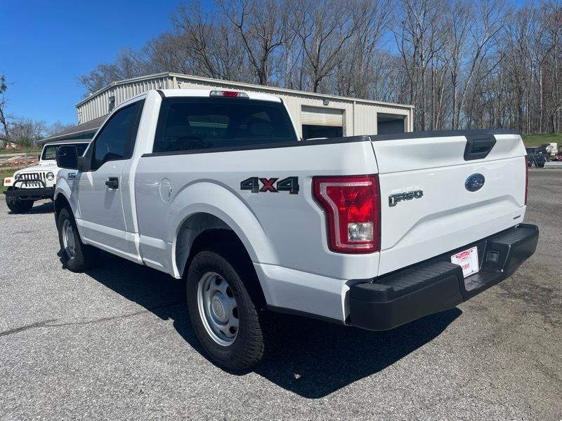 Ford F-150 4WD Reg Cab 122.5" XL 2016