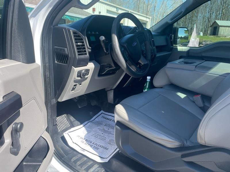 Ford F-150 4WD Reg Cab 122.5" XL 2016