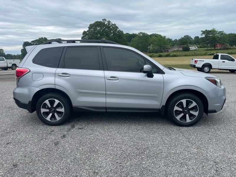 Subaru Forester 2.5i Premium PZEV CVT 2017