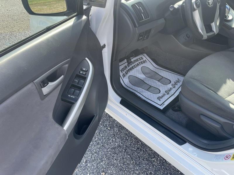 Toyota Prius Prius V 2010