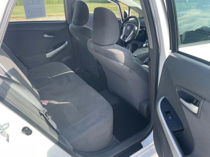 Toyota Prius Prius V 2010