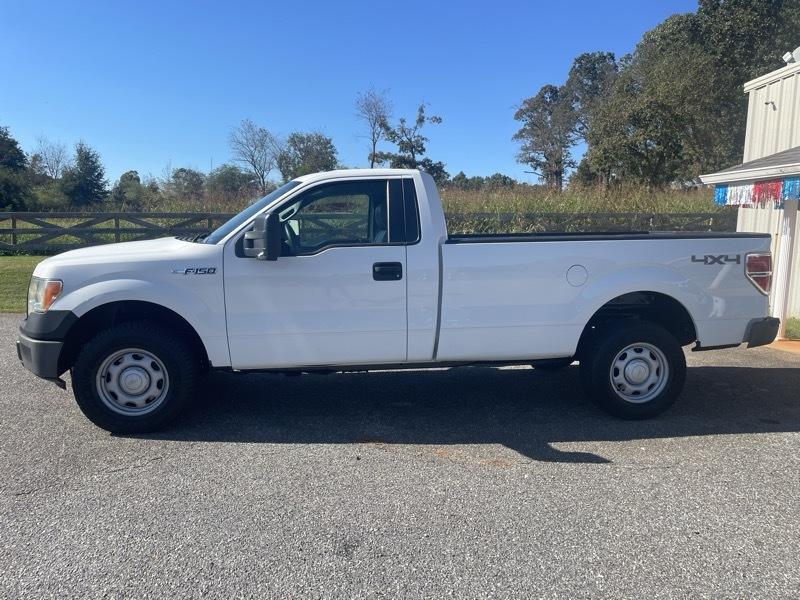 Ford F-150 4WD Reg Cab 126" XL 2013