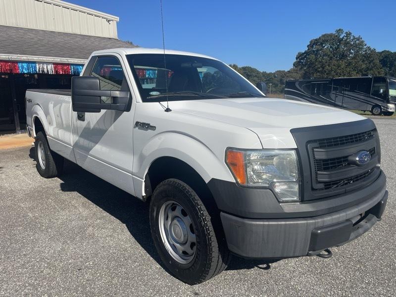 Ford F-150 4WD Reg Cab 126" XL 2013