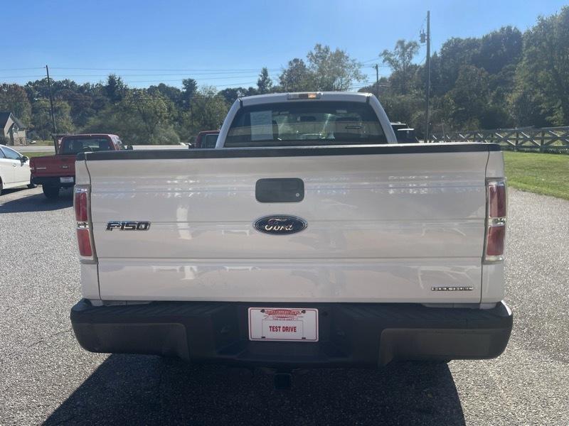 Ford F-150 4WD Reg Cab 126" XL 2013