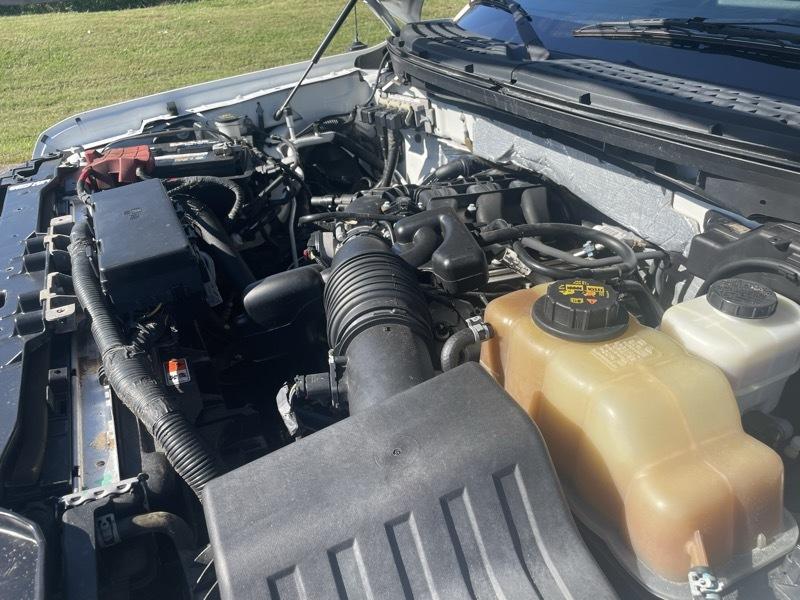 Ford F-150 4WD Reg Cab 126" XL 2013