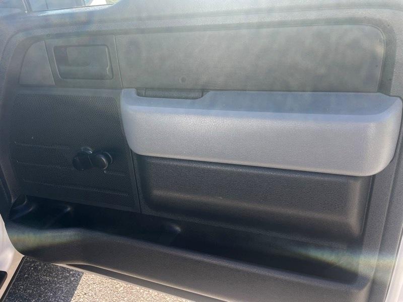 Ford F-150 4WD Reg Cab 126" XL 2013