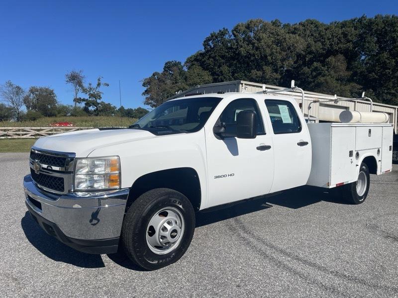 Chevrolet Silverado 3500HD Work Truck Crew Cab 4WD 2011