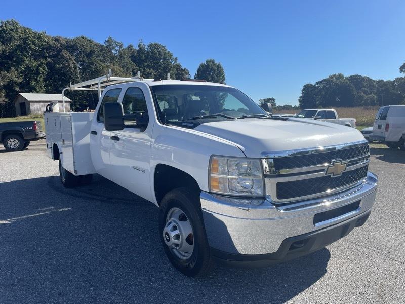 Chevrolet Silverado 3500HD Work Truck Crew Cab 4WD 2011