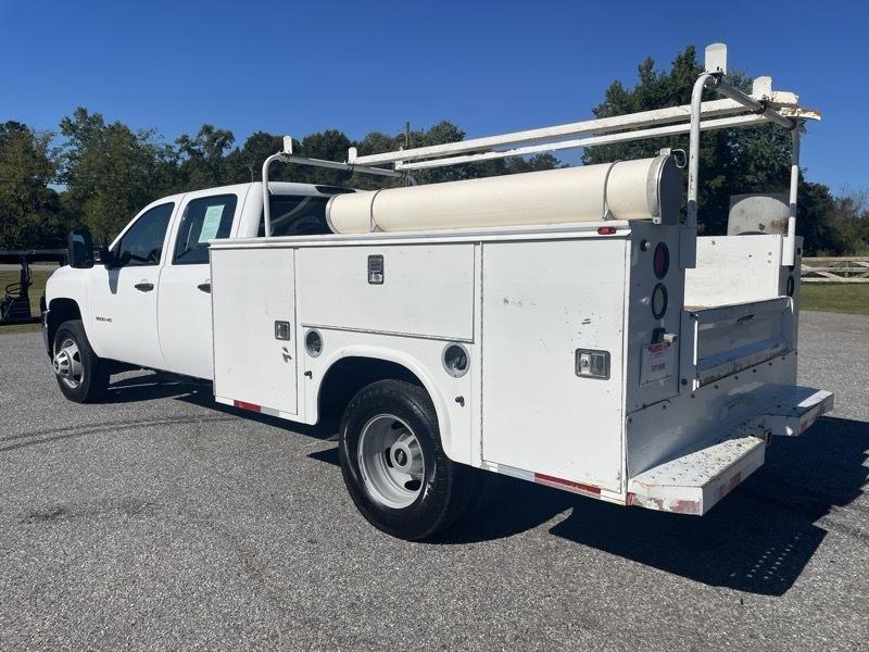 Chevrolet Silverado 3500HD Work Truck Crew Cab 4WD 2011