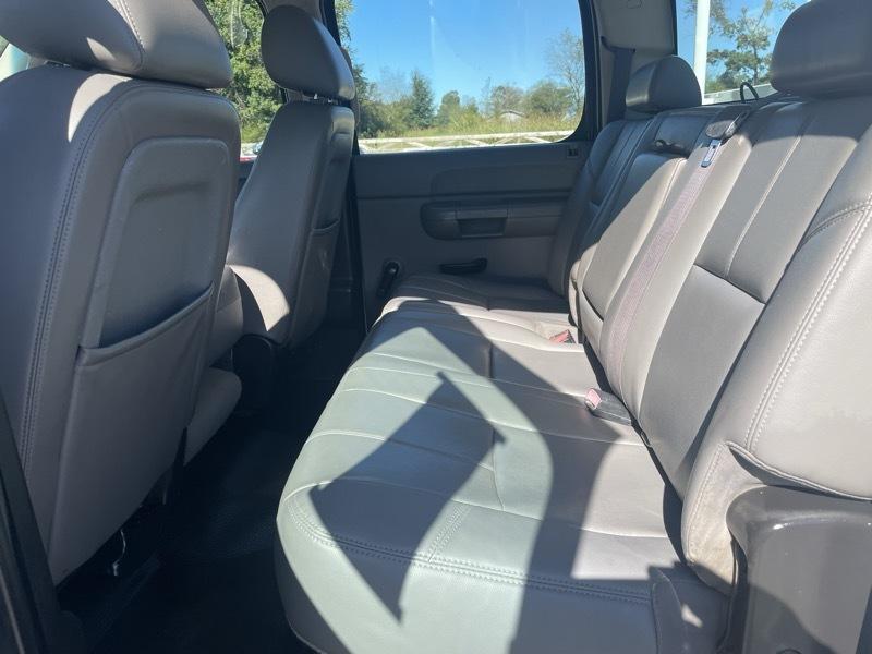 Chevrolet Silverado 3500HD Work Truck Crew Cab 4WD 2011