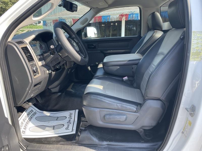 RAM 2500 ST 2WD 2012