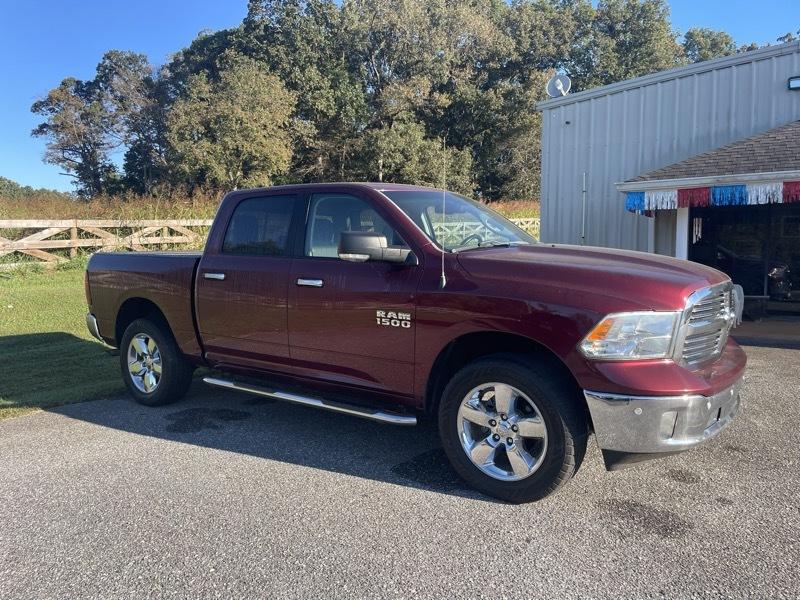 RAM 1500 4WD Crew Cab 140.5" Laramie 2017