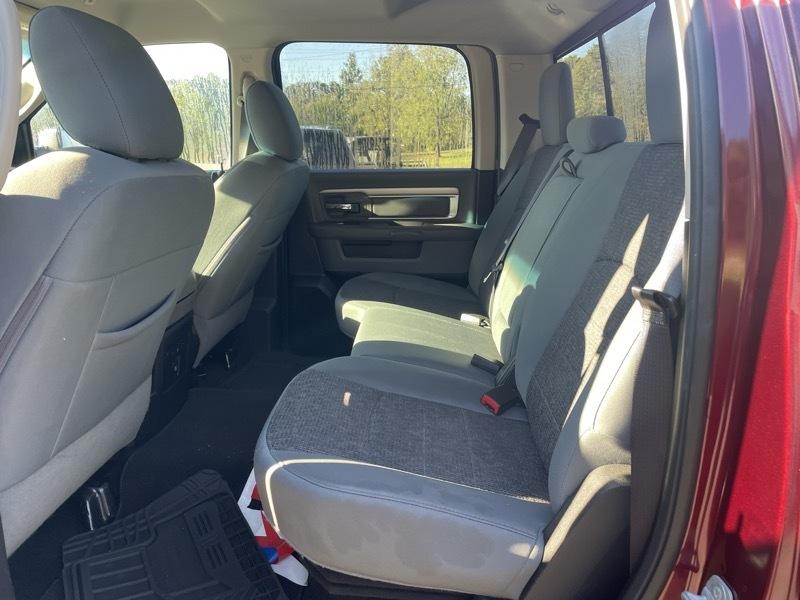 RAM 1500 4WD Crew Cab 140.5" Laramie 2017