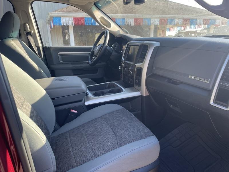 RAM 1500 4WD Crew Cab 140.5" Laramie 2017