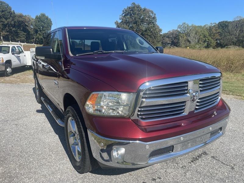 RAM 1500 4WD Crew Cab 140.5" Laramie 2017