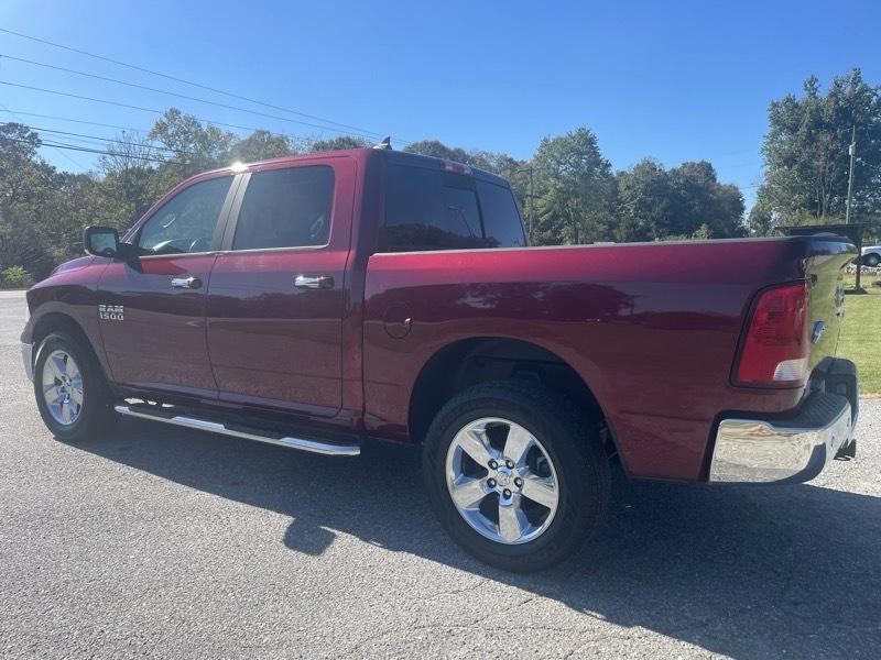 RAM 1500 4WD Crew Cab 140.5" Laramie 2017