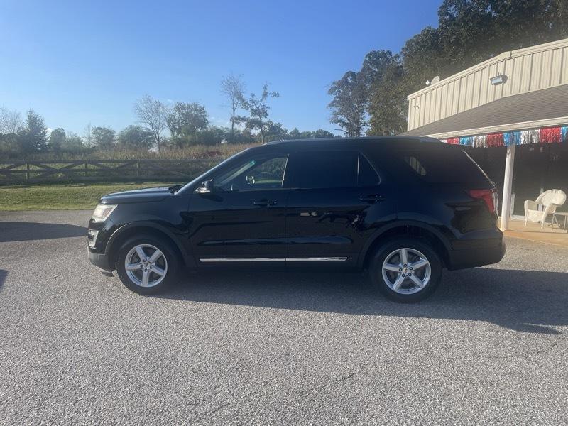 Ford Explorer 4dr XLT 4WD 2016