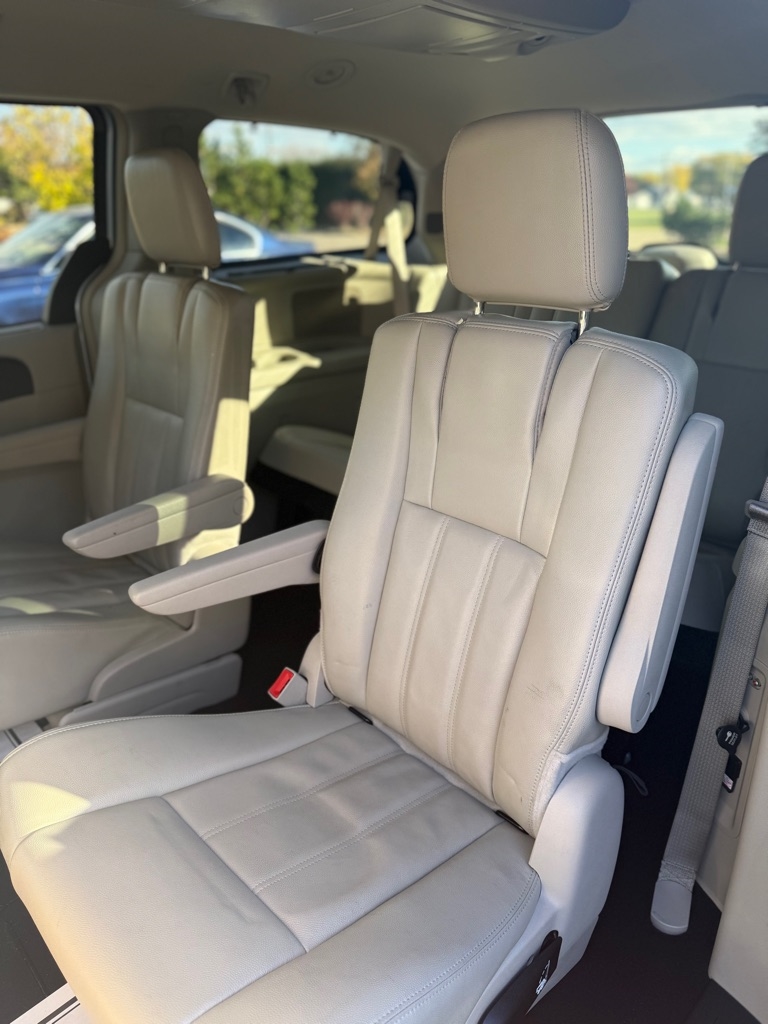 Chrysler Town & Country  2013