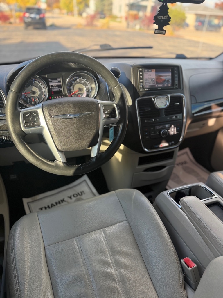 Chrysler Town & Country  2013