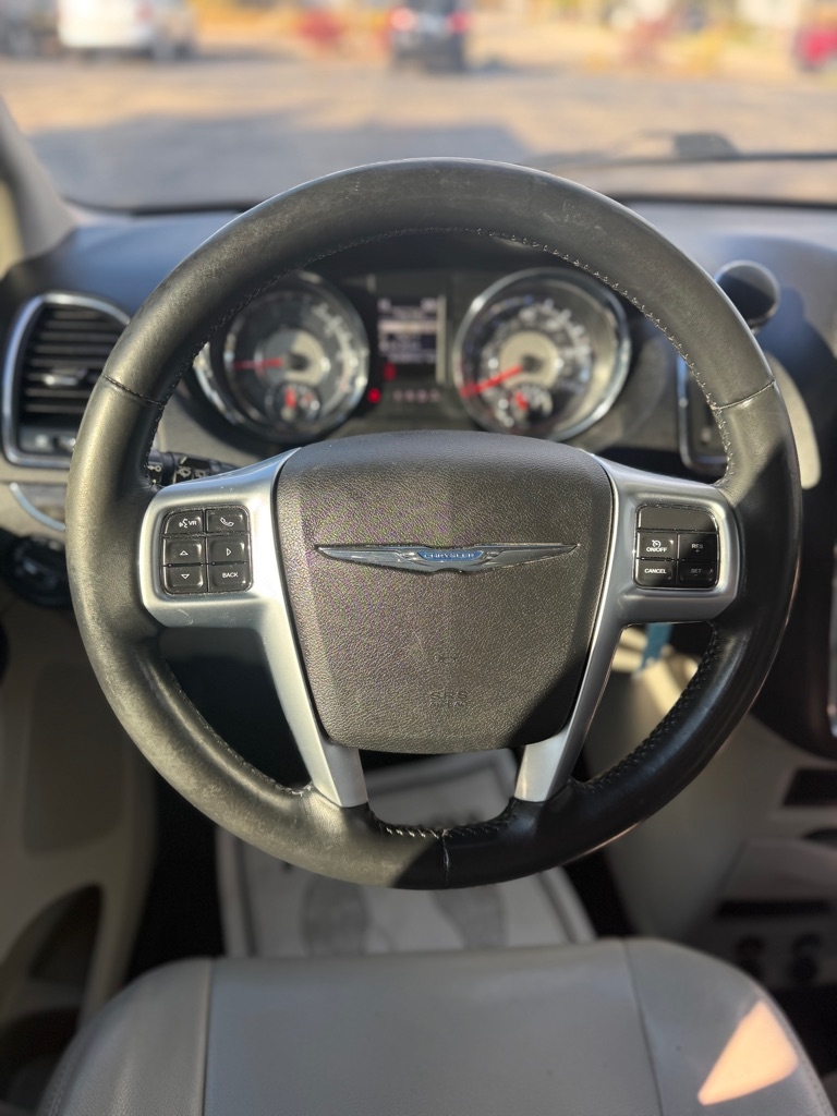 Chrysler Town & Country  2013