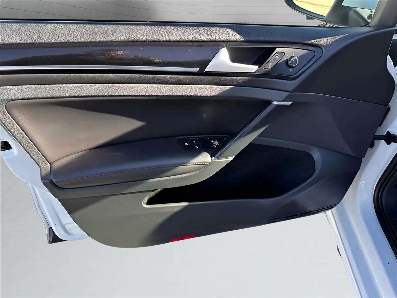 Volkswagen Golf SportWagen TSI SE 6A 2017