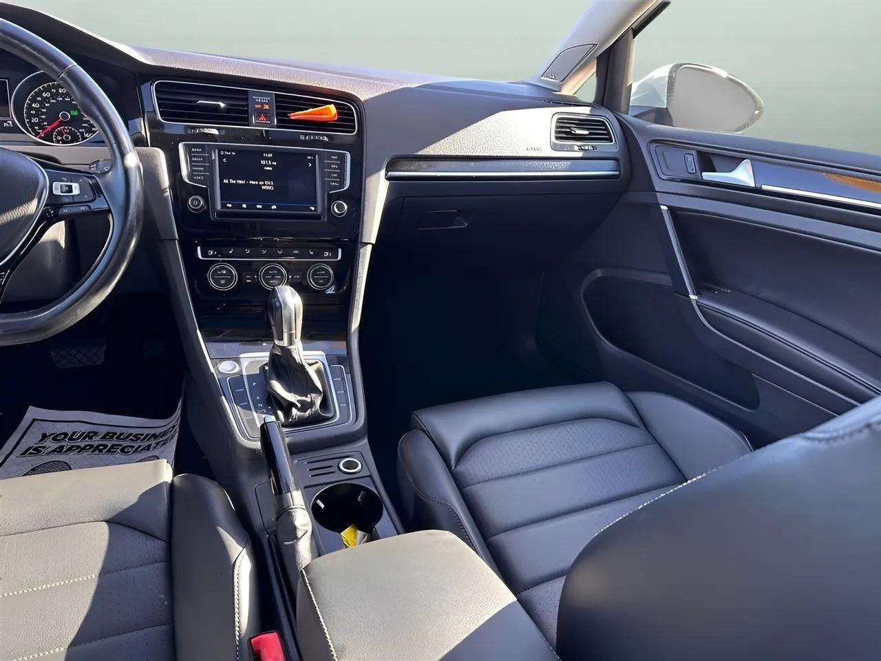 Volkswagen Golf SportWagen TSI SE 6A 2017