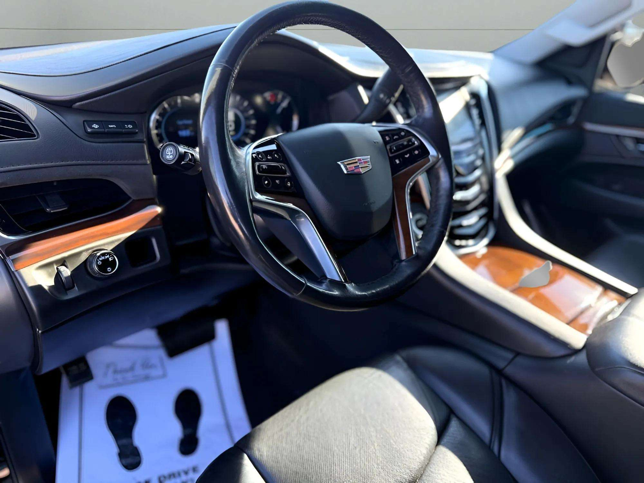 Cadillac Escalade Luxury 2WD 2020