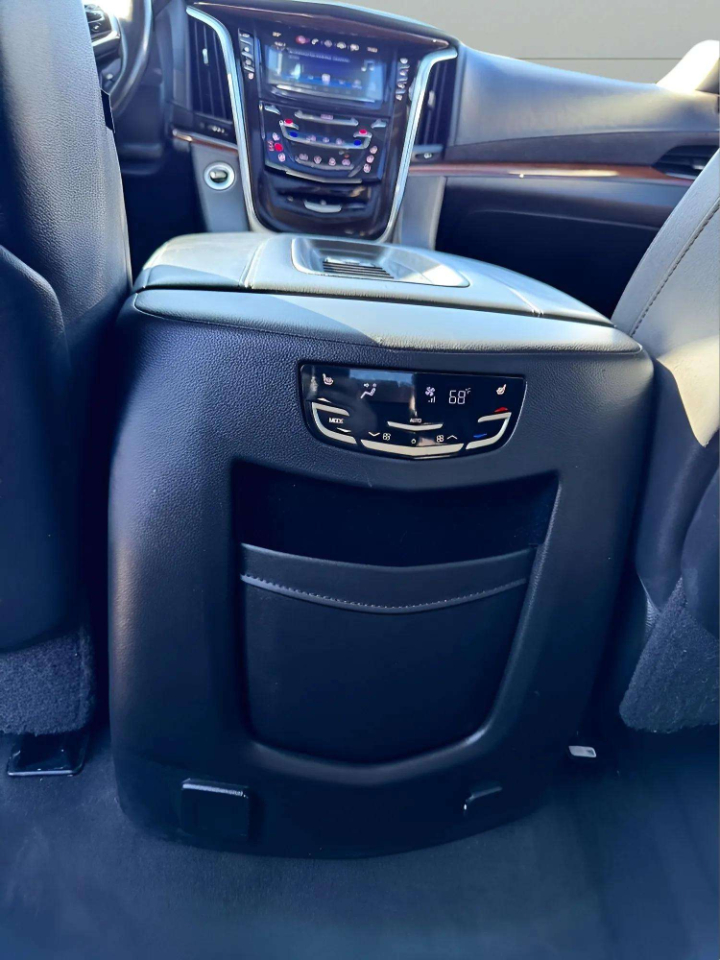 Cadillac Escalade Luxury 2WD 2020