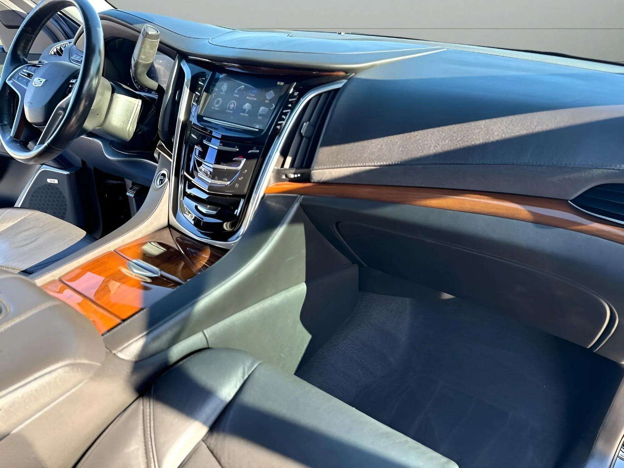 Cadillac Escalade Luxury 2WD 2020