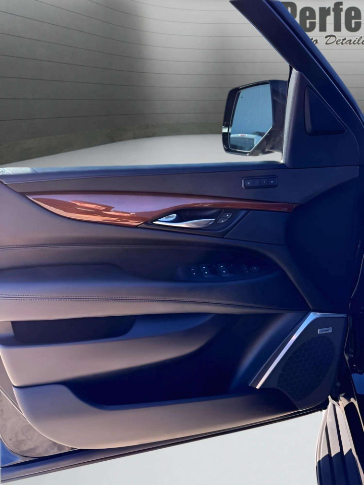 Cadillac Escalade Luxury 2WD 2020