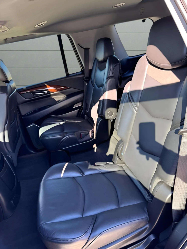 Cadillac Escalade Luxury 2WD 2020