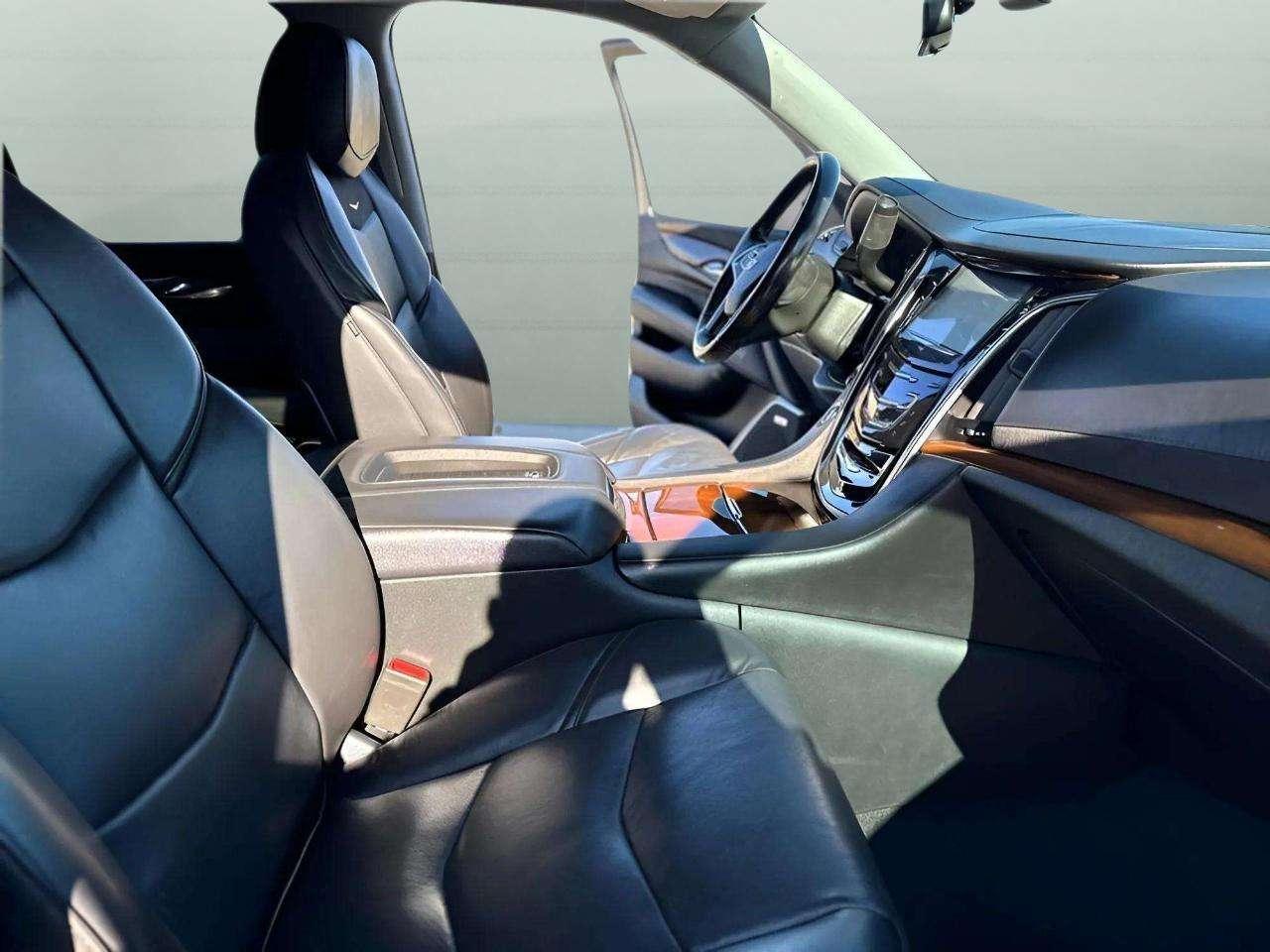 Cadillac Escalade Luxury 2WD 2020
