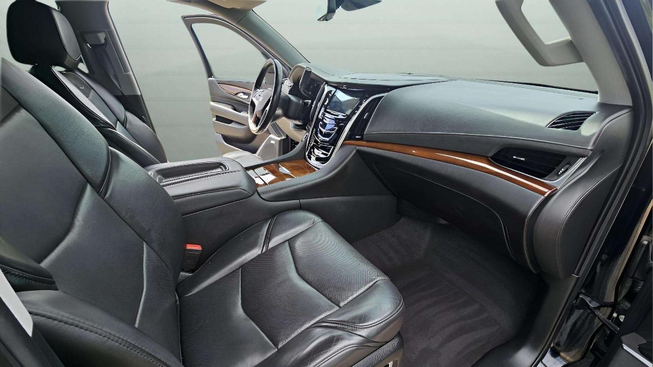 Cadillac Escalade Luxury 2WD 2020