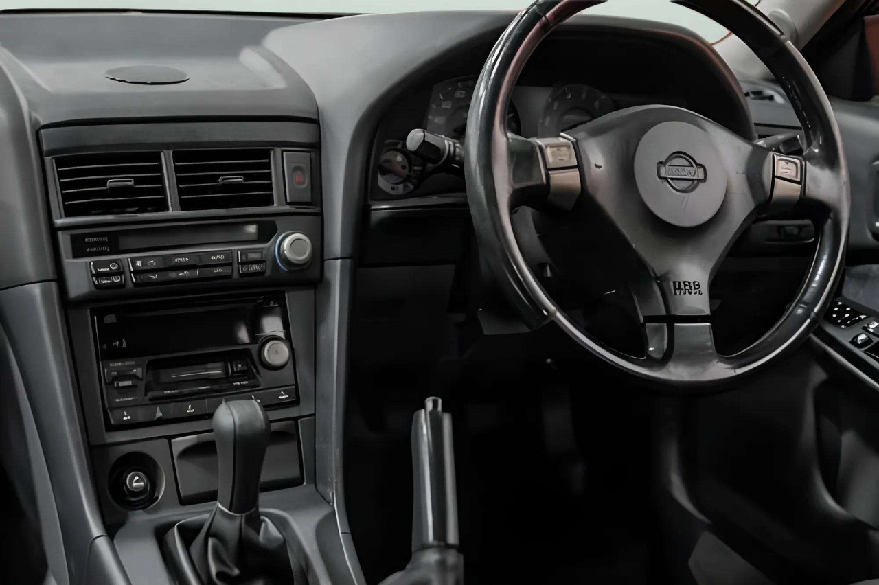 Nissan Skyline  1998