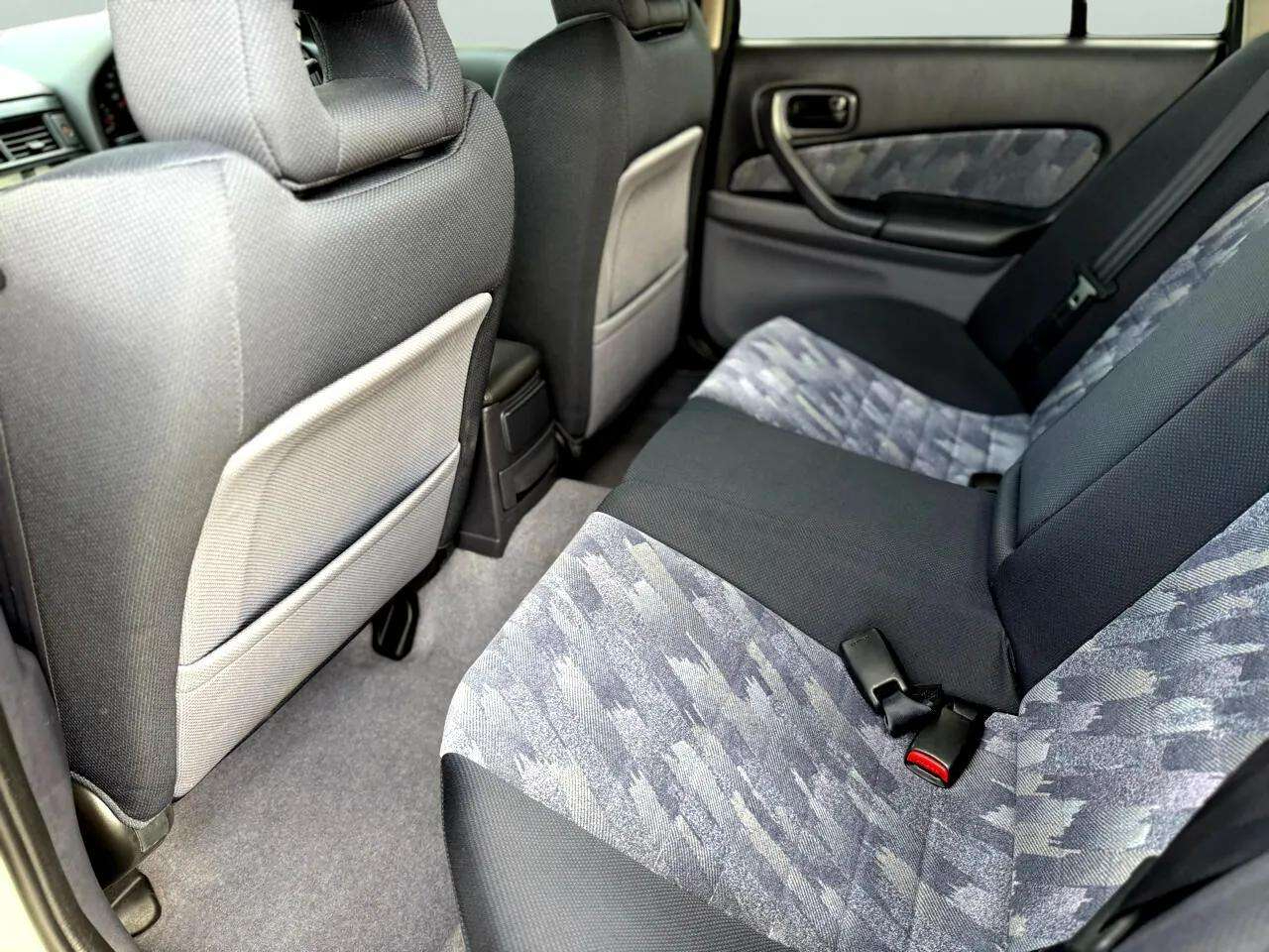 Nissan Skyline  1998