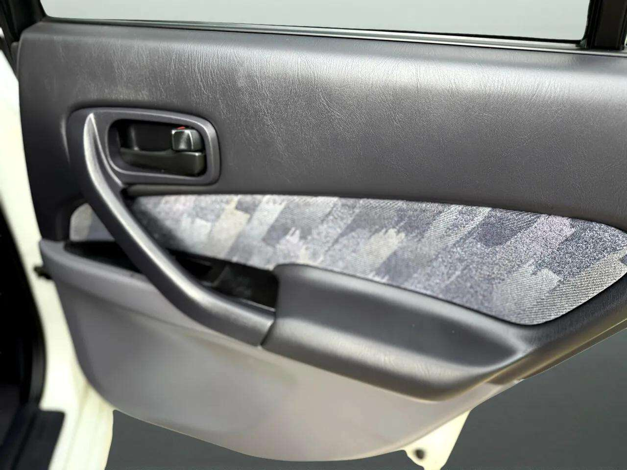 Nissan Skyline  1998