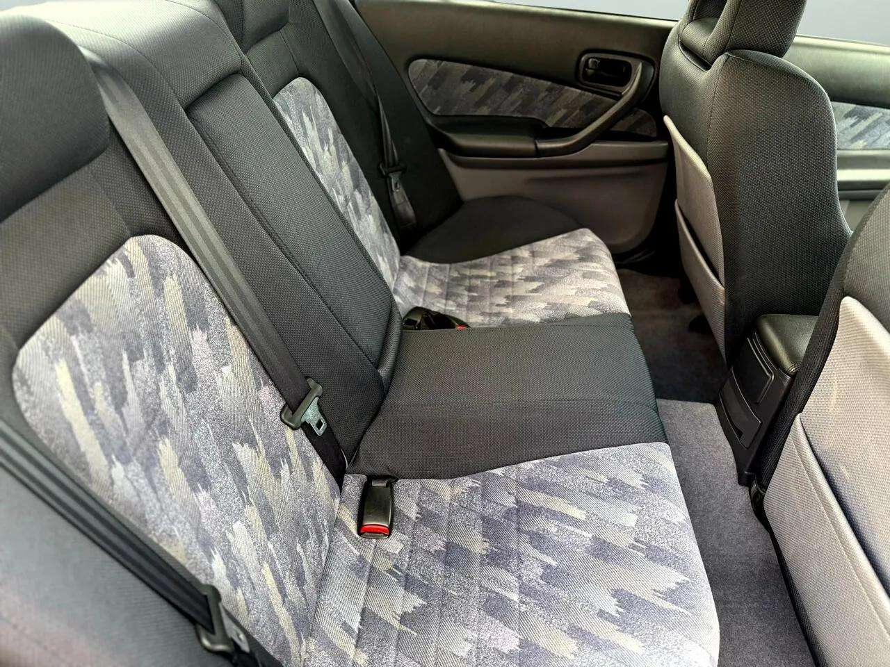 Nissan Skyline  1998