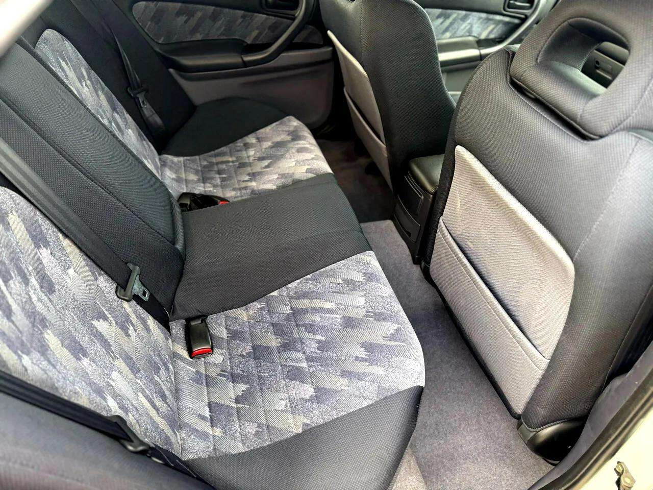 Nissan Skyline  1998