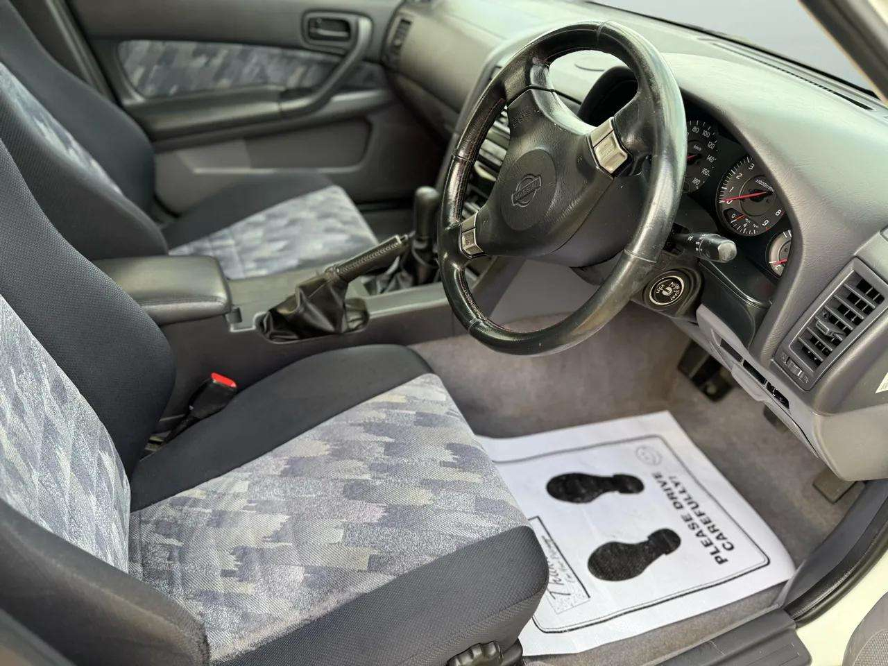 Nissan Skyline  1998