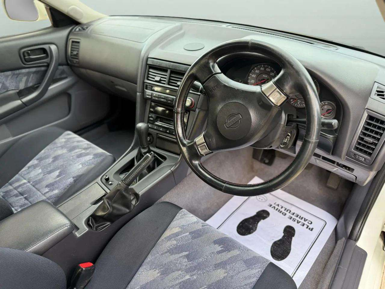 Nissan Skyline  1998