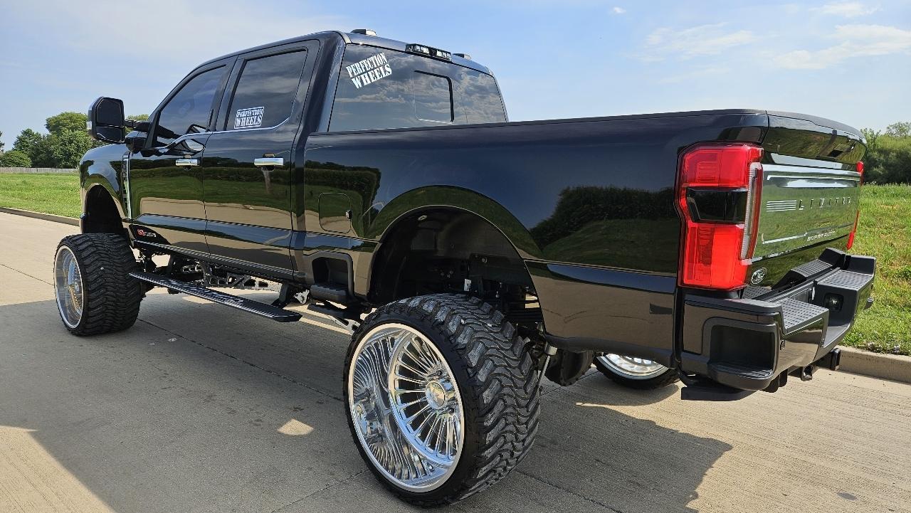 Ford F-250 SD Limited Crew Cab 4WD 2024