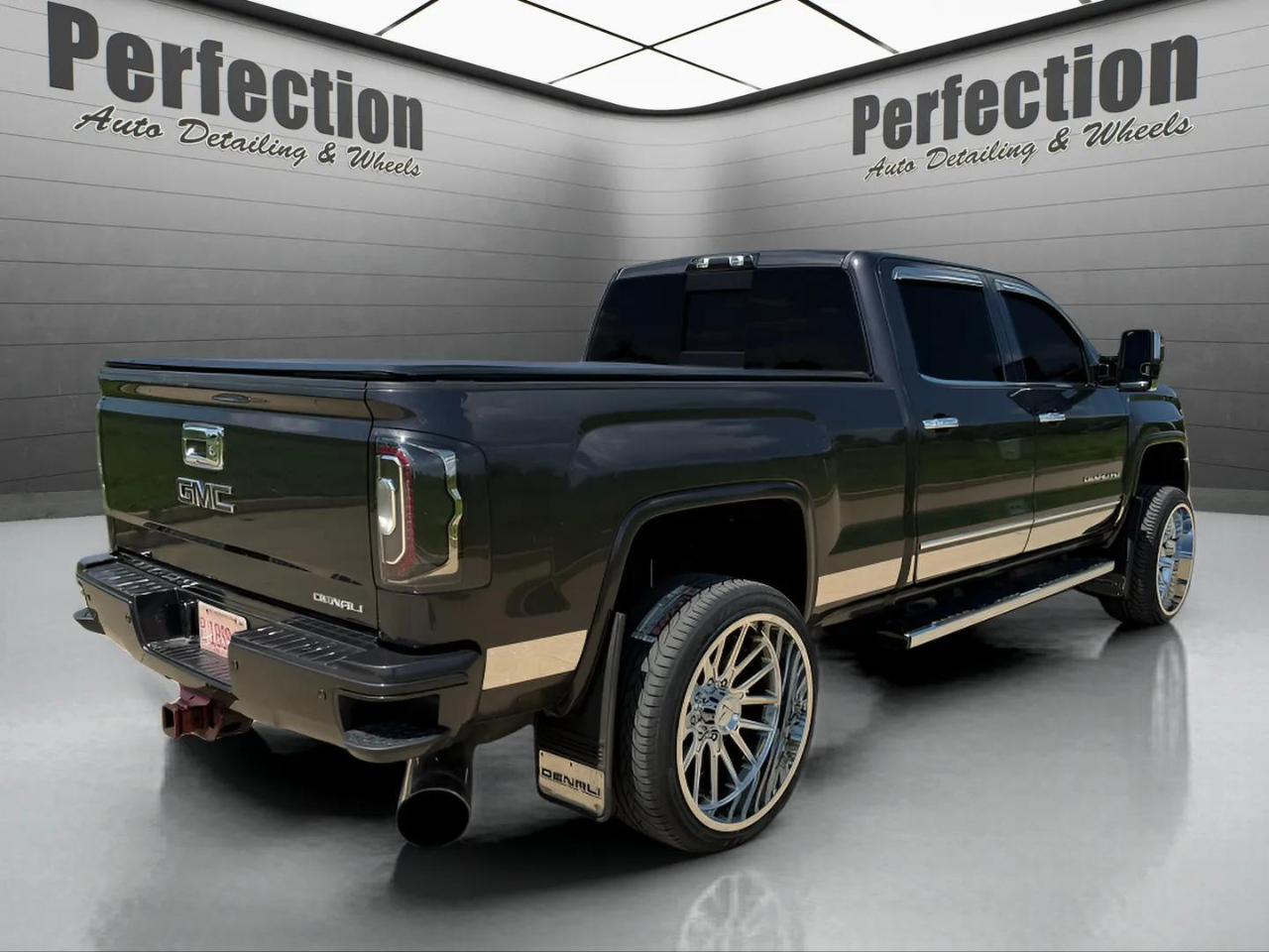 GMC Sierra 2500HD Denali Crew Cab 4WD 2015
