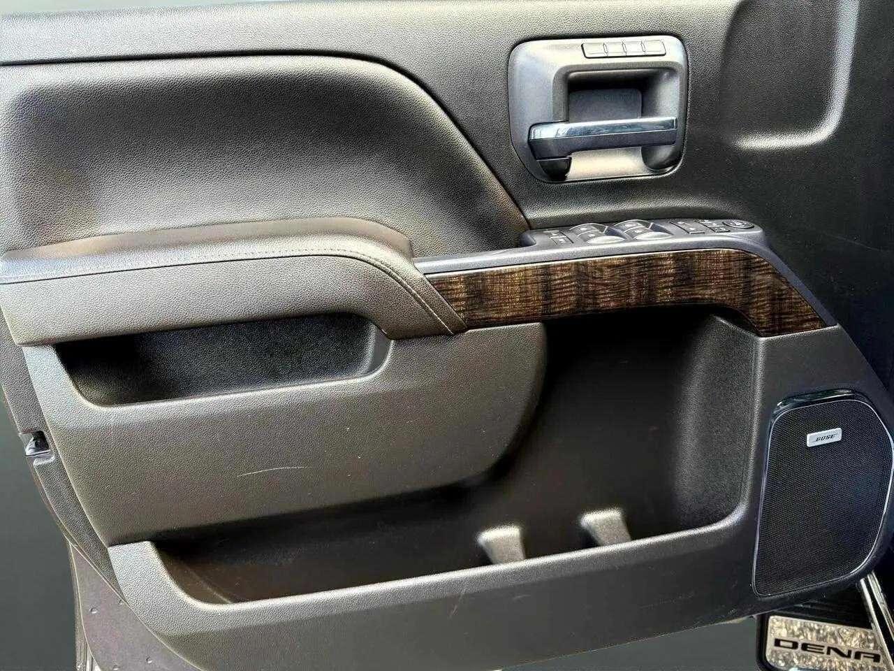 GMC Sierra 2500HD Denali Crew Cab 4WD 2015