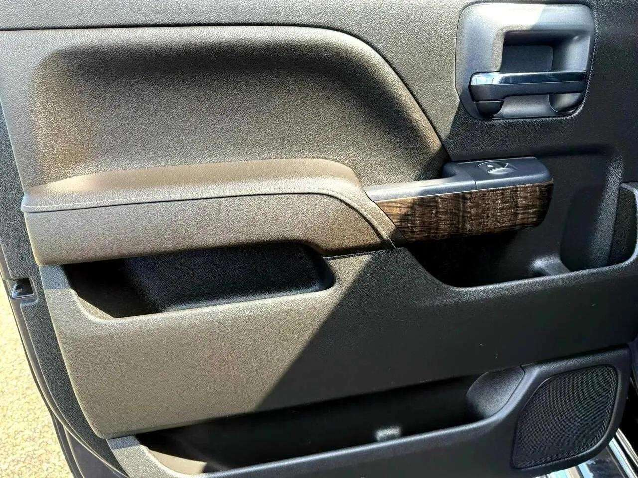 GMC Sierra 2500HD Denali Crew Cab 4WD 2015