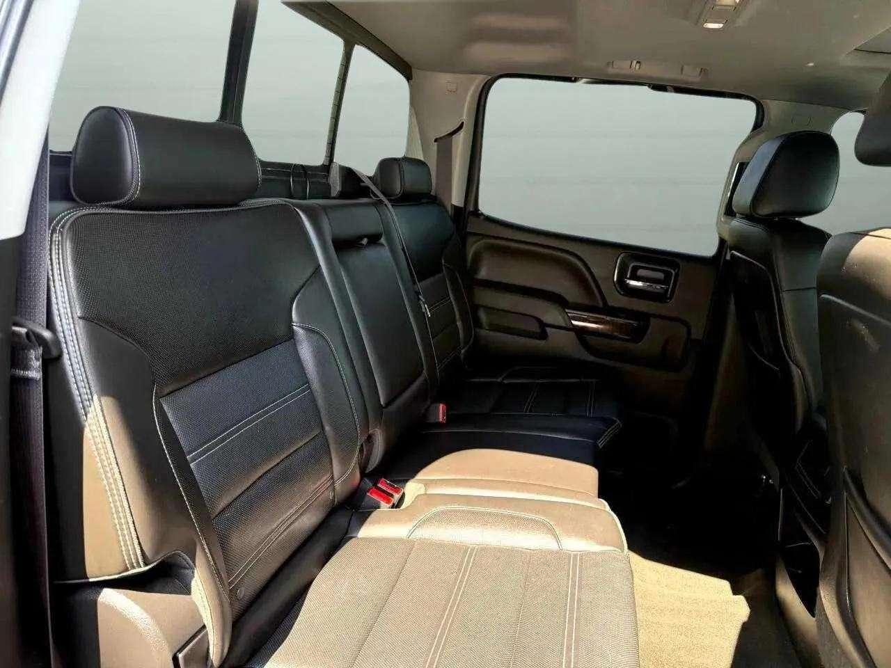 GMC Sierra 2500HD Denali Crew Cab 4WD 2015