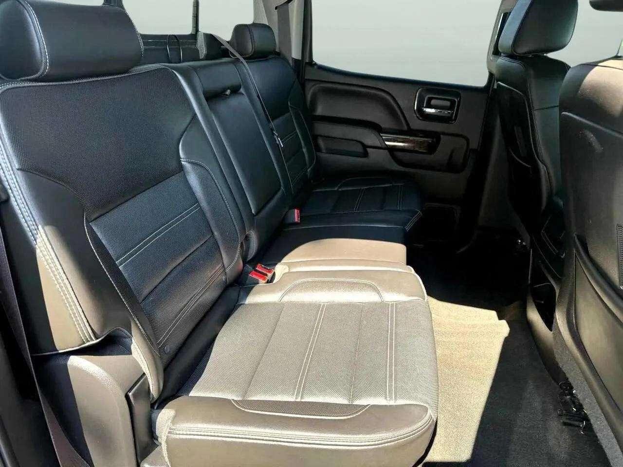 GMC Sierra 2500HD Denali Crew Cab 4WD 2015